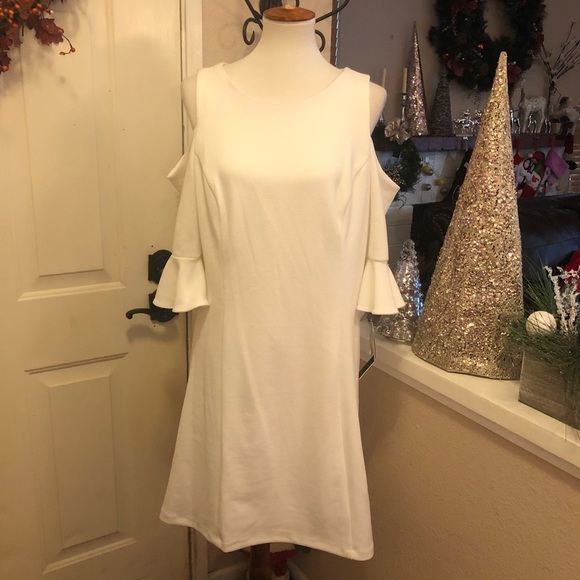 NWT Chic White Cold ShoulderDress Nicole Miller - Picture 4 of 8